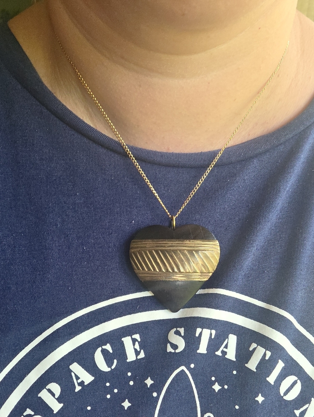Vintage Wood Heart Necklace - Picture 8 of 9